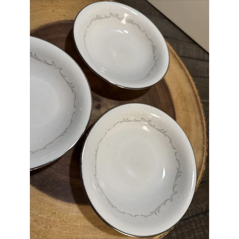Noritake Irene 7571 Fruit Dessert Bowls Set 3 Ivory China Japan Floral Silver
